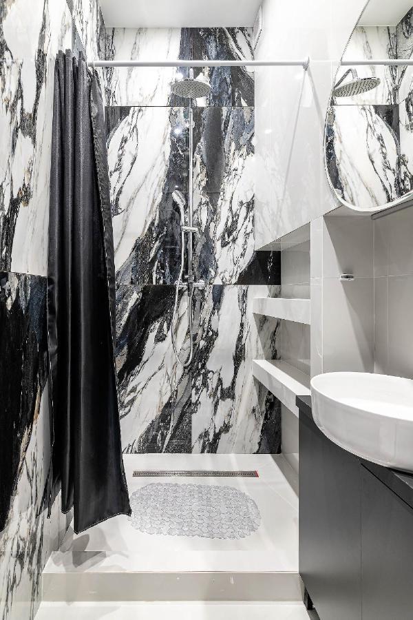 Modern Apartment Lviv Dış mekan fotoğraf